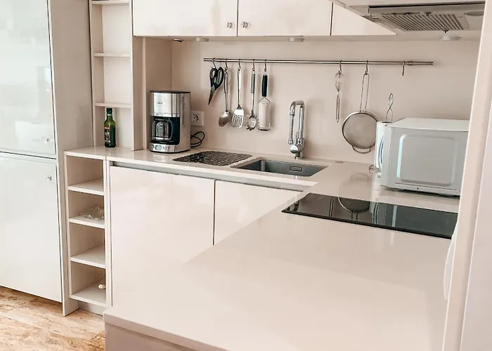 Cosy Flat With Sea View, Pool And Terrace In Altamira-complex In - Playa Del Duque Daire *